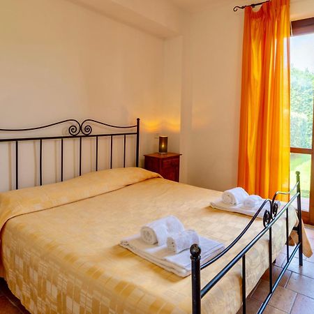 Isa - Residence With Swimming Pool In Sorano, Apartments With Air Conditioning And Private Outdoor Area Exterior foto